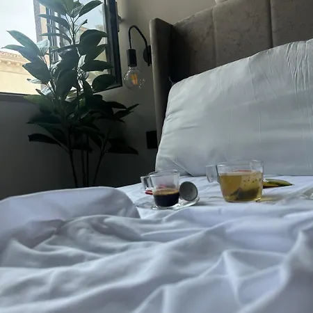 Moon Luxury Love hotel *