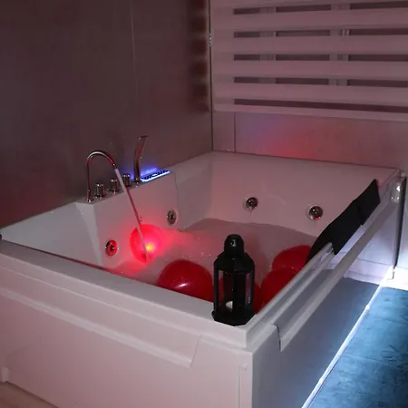 Love hotel Moon Luxury
