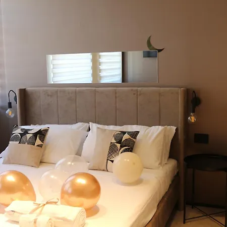 Moon Luxury *