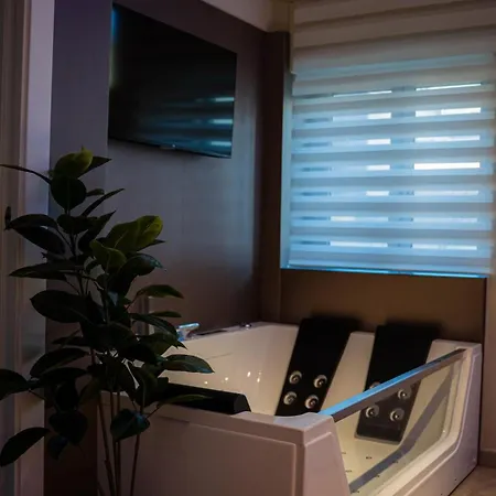 Moon Luxury カターニア