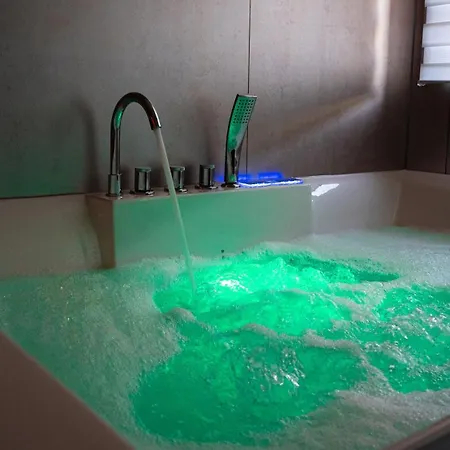 ゲストハウス Moon Luxury 3*